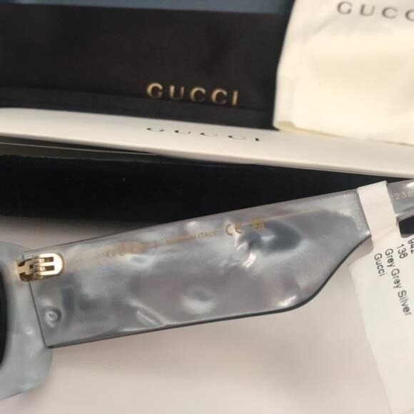 New Authentic Gucci GG0516S 002 Grey Silver Mirror Oversized Sunglasses - Picture 2 of 11